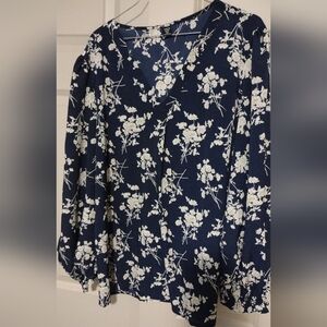 SHEIN Navy and White Floral V-Neck Blouse Size 3x (18)